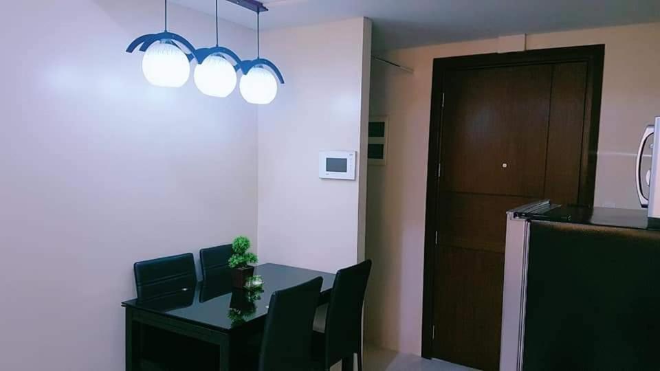 One Palm Tree Villas Condo Across NAIA Terminal 3 Manila Exterior foto