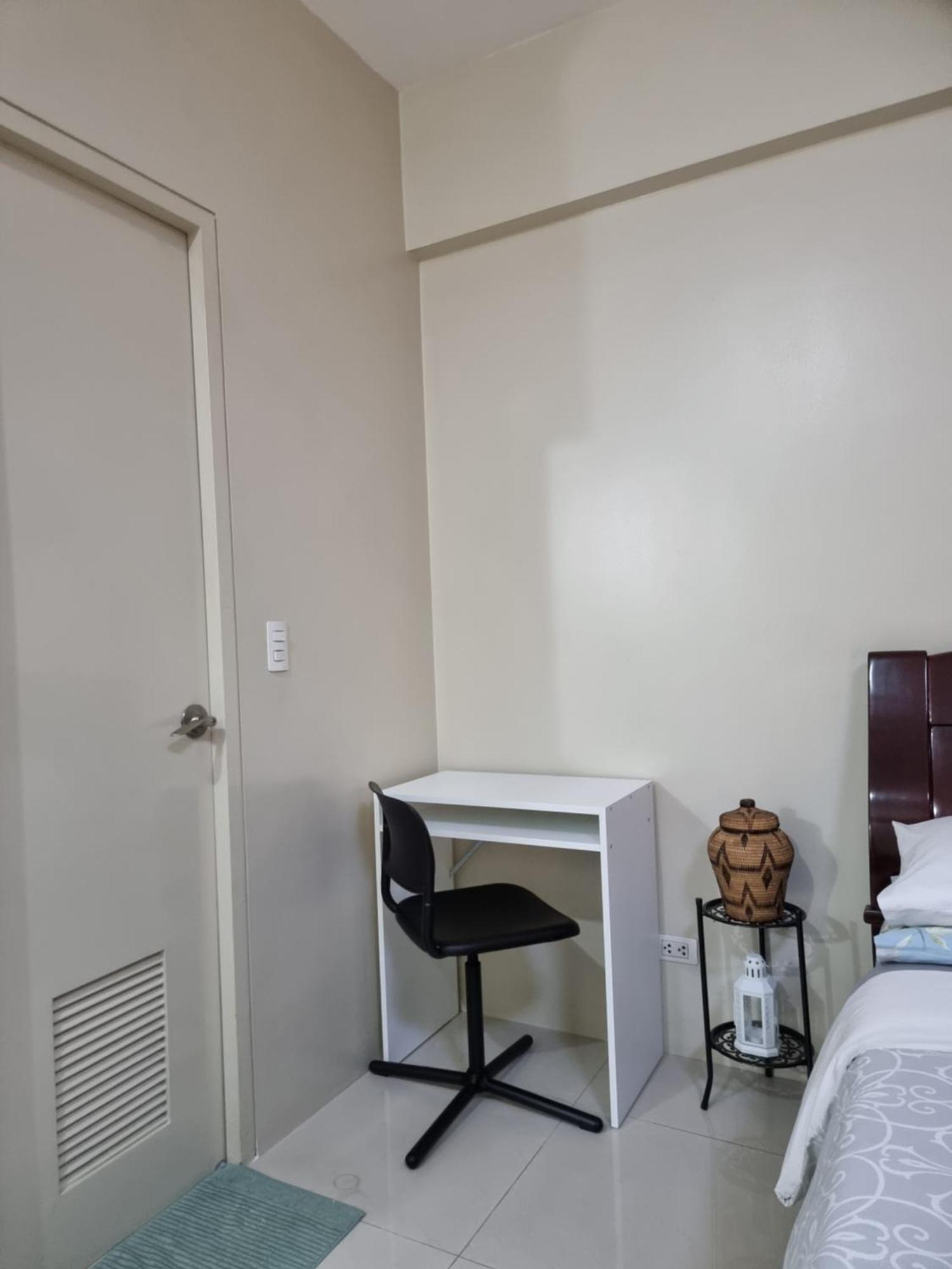 One Palm Tree Villas Condo Across NAIA Terminal 3 Manila Exterior foto